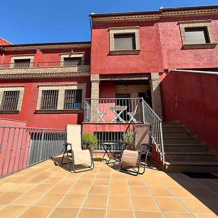 Casa Grande De Tres Plantas Con Parking Gratis Villa Linares  Exterior foto
