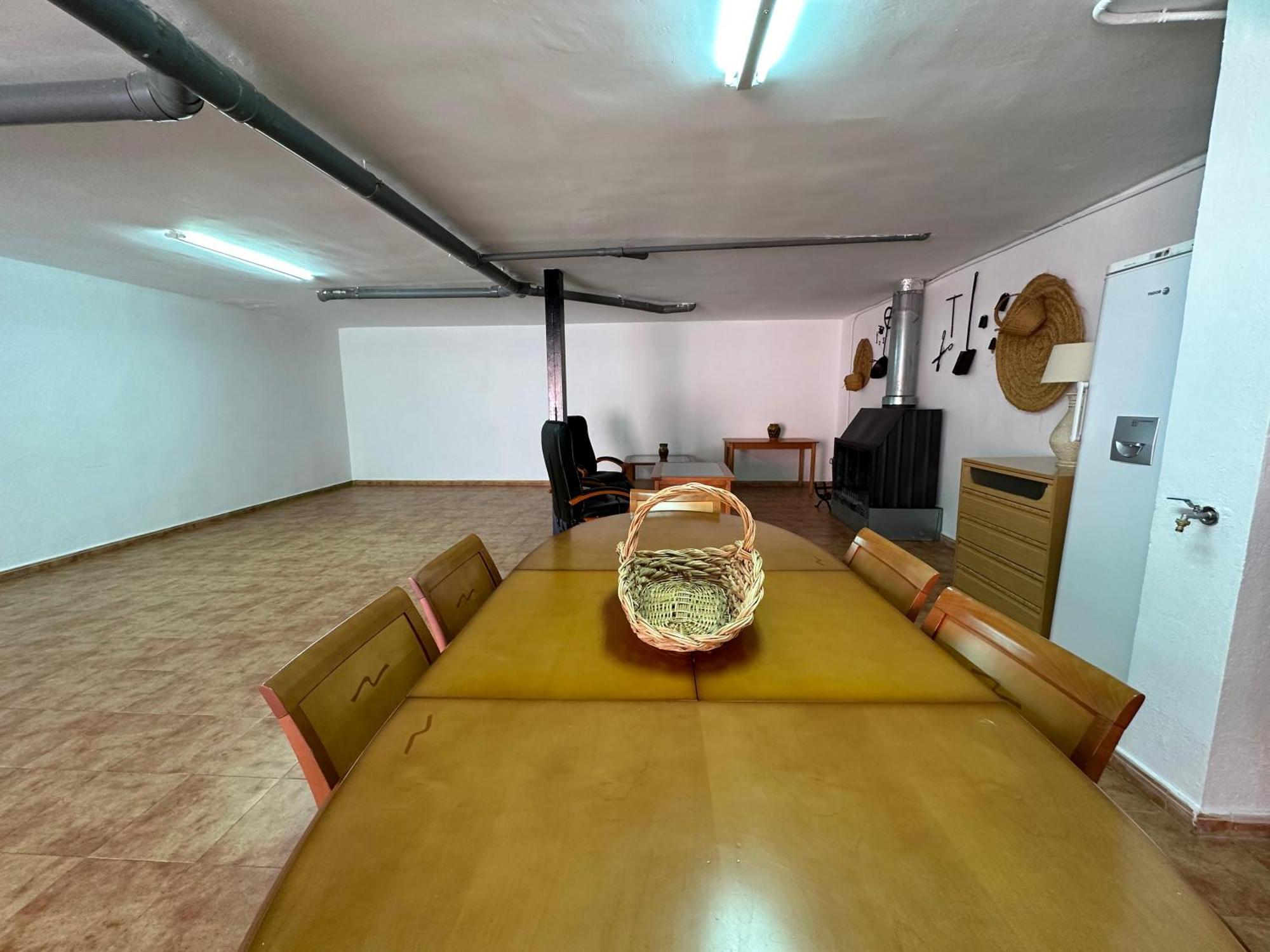 Casa Grande De Tres Plantas Con Parking Gratis Villa Linares  Exterior foto