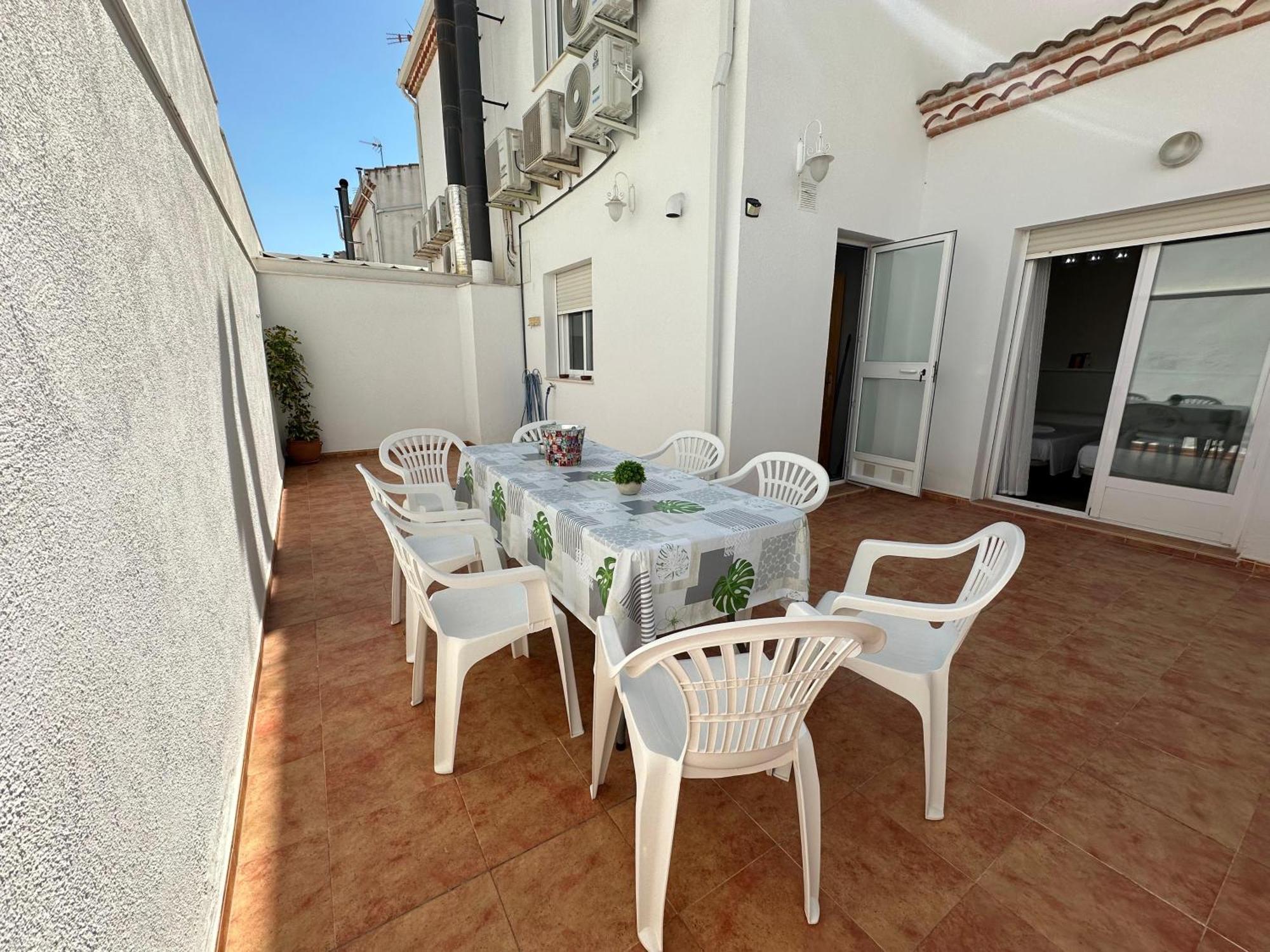 Casa Grande De Tres Plantas Con Parking Gratis Villa Linares  Exterior foto
